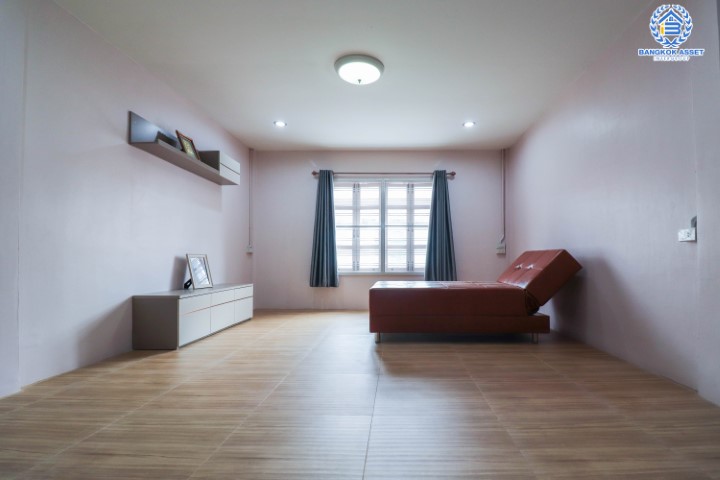 *****ทาวน์เฮ้าส์มือสองย่านนนทบุรี ม.ปิยวรารมย์3 บ้านกล้วย-ไทรน้อย เนื้อที่ 16 ตร.ว. ฟังก์ชัน 2 ห้องนอน 2 ห้องน้ำ 1 ที่จอดรถ บ้านสวย และถูกที่สุด แถมฟรี! 1 เครื่องปรับอากาศ บนทำเลแห่งการเดินทาง ใกล้รถไฟฟ้า "สถานีคลองบางไผ่" จองเลย!